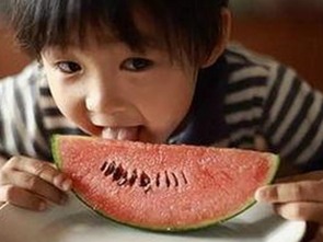 网红明星反差揭秘：娱乐圈里的吃瓜真相