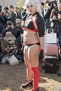 明星光环下的隐秘对比：娱乐圈的表面华丽与背后故事